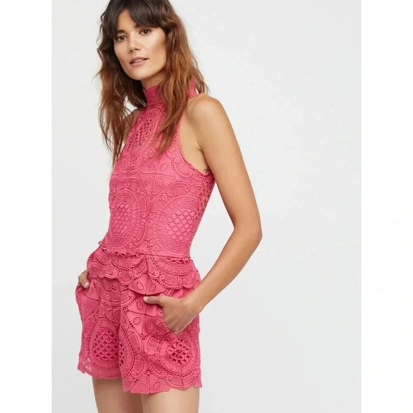 242 Free People Pink Lace Sleeveless Mini Romper Size Medium - Picture 1 of 7